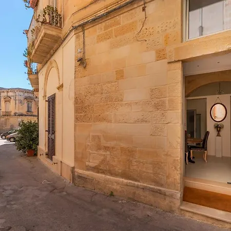 Apartment Casa Dei Nonni Di Via Idomeneo By Barbarhouse
